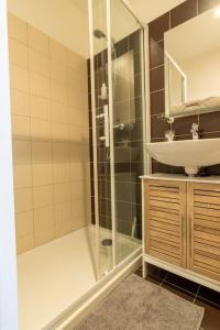 Maisons de vacances Maison au pied du Chateau-Cour-Proche Centre Ville : photos des chambres