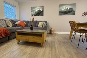 Harbourside, Luxurious Elegant Holiday home with Bike store - Sleeps 6