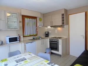 Appartements Appartement Chatel, 2 pieces, 4 personnes - FR-1-198-141 : photos des chambres