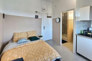 Appartements LE CHARMANT STUDIO 4 FACE GARE *WIFI* : photos des chambres