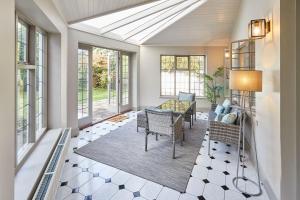 Host & Stay - White Lodge