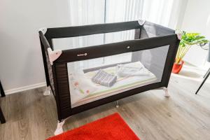 New Blue Danube Apartment with Balcony and Parking