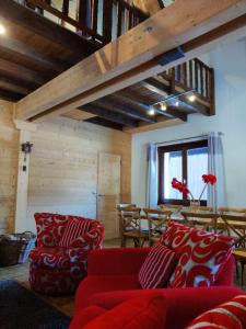 Chalets Spacious Ski Chalet In Traditional French Village, sleeps 8, Four Star with fibre broadband : photos des chambres