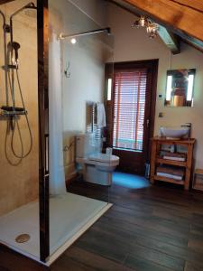 Chalets Spacious Ski Chalet In Traditional French Village, sleeps 8, Four Star with fibre broadband : photos des chambres