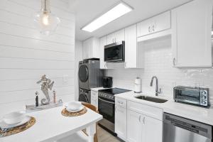 30A Emerald Hill Beach Resort by Panhandle Getaways