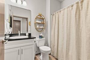Brand New 2 Bed 2 Bath Near Perry District and DT