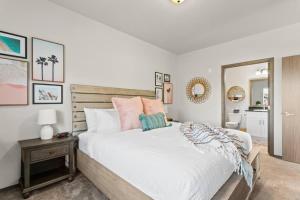 Brand New 2 Bed 2 Bath Near Perry District and DT