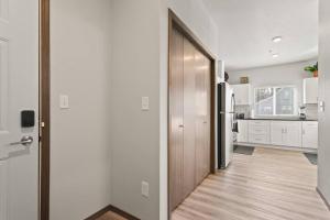 Brand New 2 Bed 2 Bath Near Perry District and DT