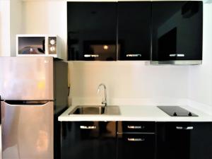 Private apartment at Bayshore by Lofty