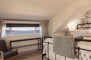 New-private waterfront house on discovery bay