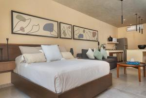 Modern Studio Pool Access Near Downtown A105