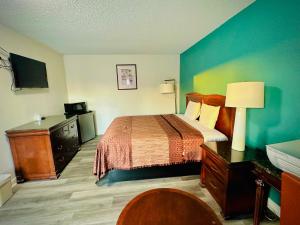 Budget Single Room room in King's Inn Motel