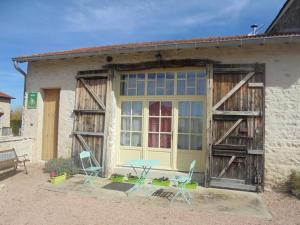 Maisons de vacances Gite Saint-Bonnet-de-Rochefort, 3 pieces, 5 personnes - FR-1-489-181 : photos des chambres