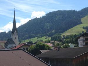 Two-Bedroom Apartment with Balcony room in Appartement Alpenhof Wildschönau