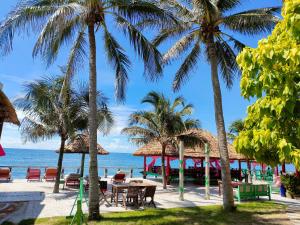 Full Moon Beach Resort