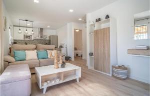 Cozy Home In Arenas With Swimming Pool