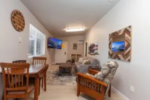 Comfortable Duplex Unit - Beautiful Lake Views! - Chewelah