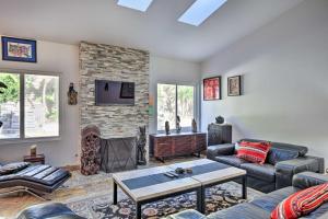 Carlsbad Getaway - Furnished Patio and Pool! - 4hvězdičkové hotely ve městě Carlsbad