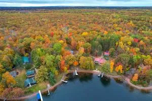 Cozy Hayward Cottage with Dock and Lakefront View - Winter