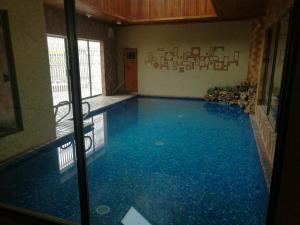 Home away from Home (Lakefield)