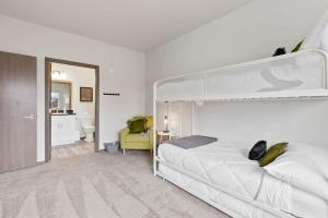 New 2 Bd 2 Bth Near Perry Dist and Downtown