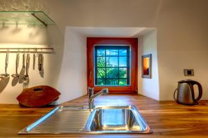 Karst house Žan Pliskovica with private pool 