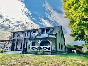 Wein&Speiz Fogadó - Sáregres