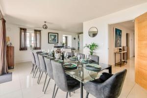 Cliff Top Heights-Beach front house near Brighton