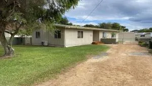 Frangipani Cottage - Leeman