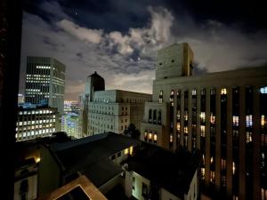 #1202 Cartwright - Bold & Stylish