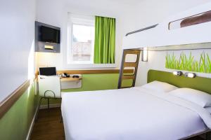 Hotels Hotel Ibis Budget Lyon Eurexpo - : Chambre Triple avec 1 Lit Double et 1 Lit Superposé - Non remboursable