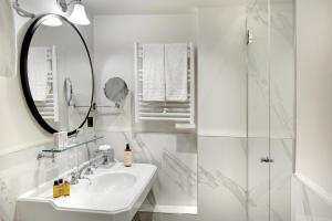 Hotels Les Rives de Notre-Dame : photos des chambres