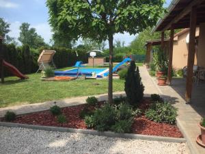 Kökszi Beach Nyaralóházak