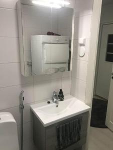 Valoisa avara yksiö loistavalla sijannilla