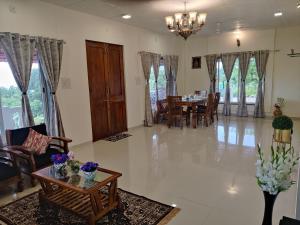 Spicy Mango Ocean Paradise - Luxurious Sea View Villa In Alibaug