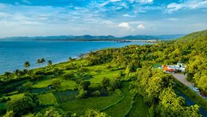 Spicy Mango Ocean Paradise - Luxurious Sea View Villa In Alibaug