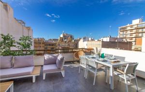 Stunning Apartment In Santa Pola