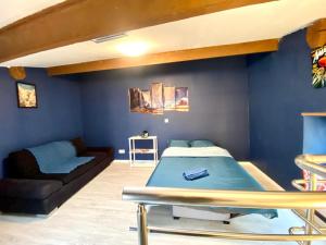 Appartements Agreable maison de ville dans petit village auvergnat : photos des chambres