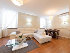 The Best Rent - Stylish one-bedroom apartment in Piazza Barberini