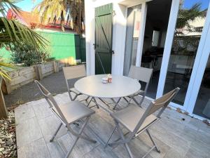 T1 bis confortable avec terrasse, parking privé, proche thermes - FR-1-495-111