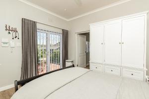 Spacious Guest Apartment in Rondebosch