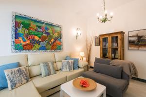 RentAndHomes Beachfront Marbella Center