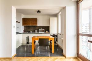 Golden Apartments CharmingBrilliant City Center Tw44