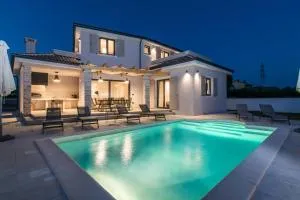 Beautiful Villa with sea view - 加利扎纳