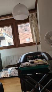 Face à la cathédrale