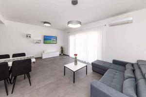 Apartments in Crikvenica 43072