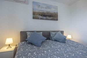 Holiday home in Klenovica 43094