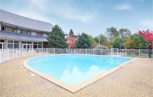 Appartements Nice Apartment In Equemauville With Wifi, Heated Swimming Pool And 1 Bedrooms : photos des chambres