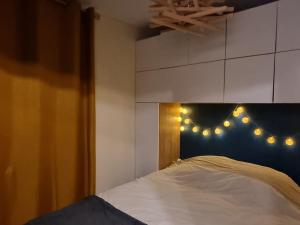 Moderne appartement avec grande terrasse exposée sud, parking, TV et internet - 4 personnes - FR-1-198-222