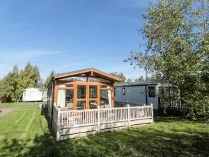 Pinecone Lodge - No 9 - Eshott